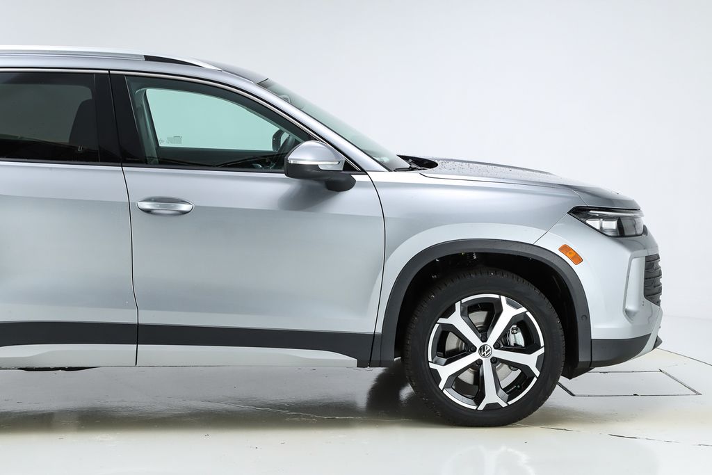 2026 Volkswagen Tiguan SE - Photo 12