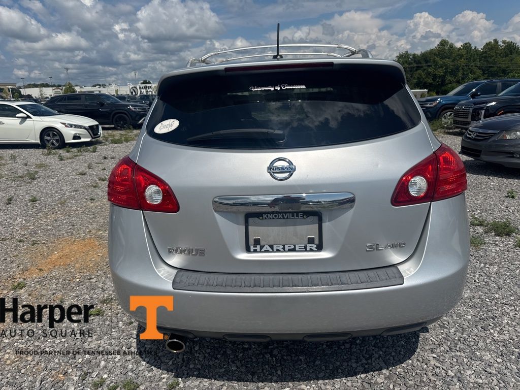 2011 Nissan Rogue SV photo 4