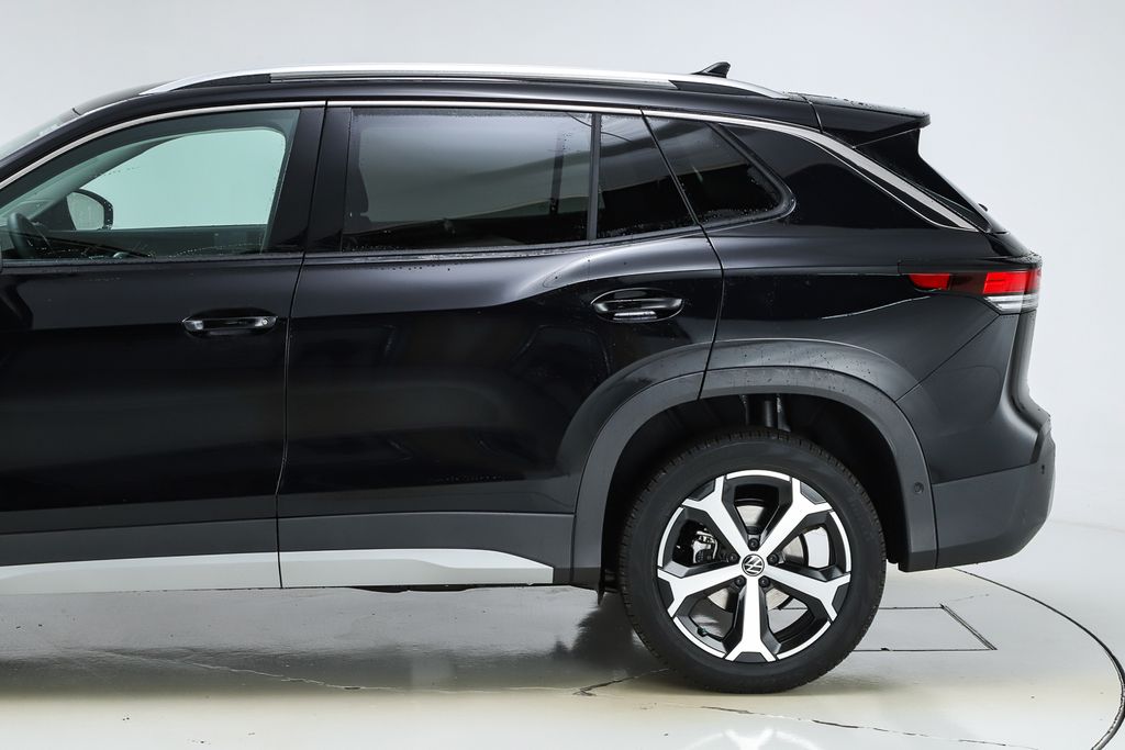 2026 Volkswagen Tiguan SE photo 3