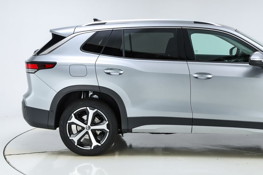 2026 Volkswagen Tiguan SE - Photo 11
