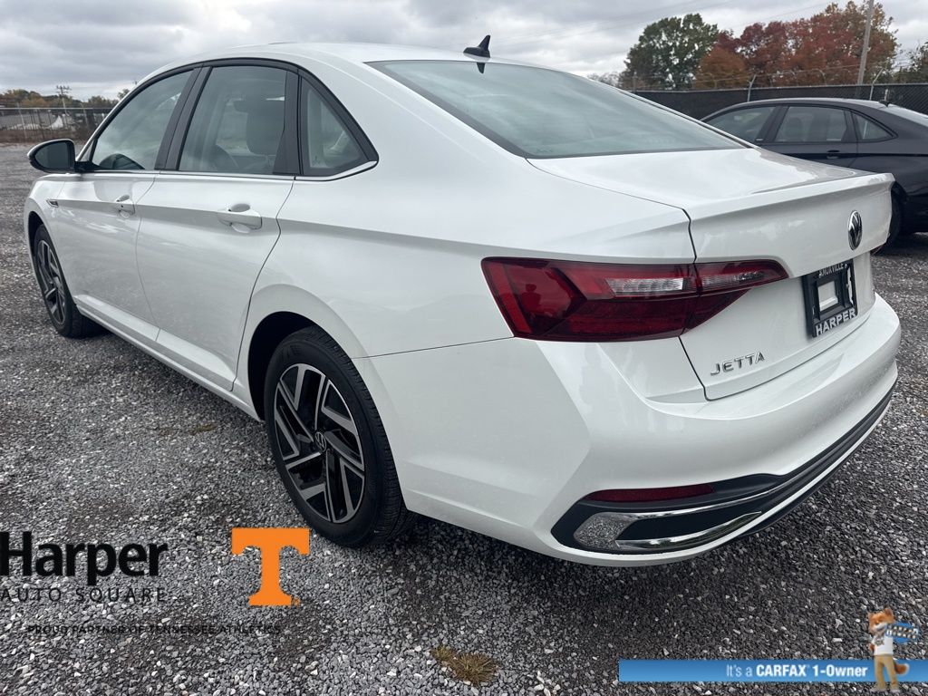 2024 Volkswagen Jetta 1.5T SEL photo 3