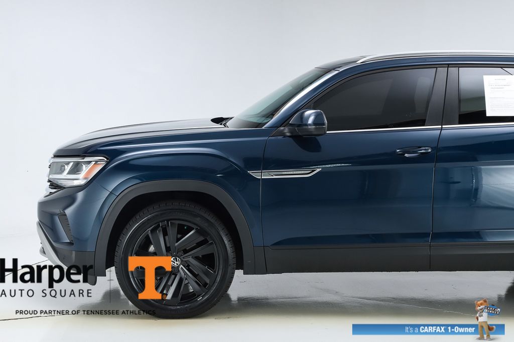 2023 Volkswagen Atlas Cross Sport V6 SE Technology photo 3