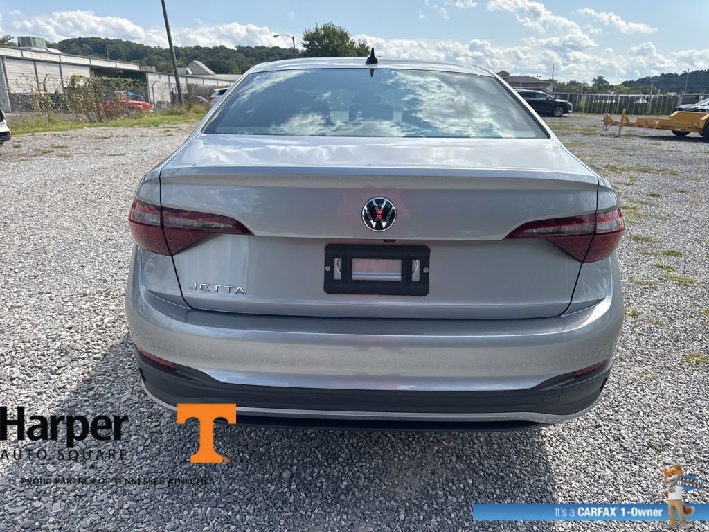 2024 Volkswagen Jetta 1.5T Sport photo 4