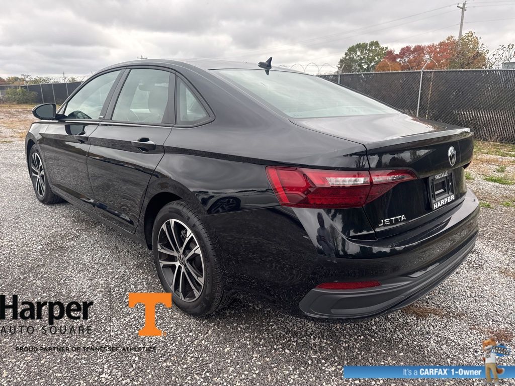 2024 Volkswagen Jetta 1.5T Sport photo 3