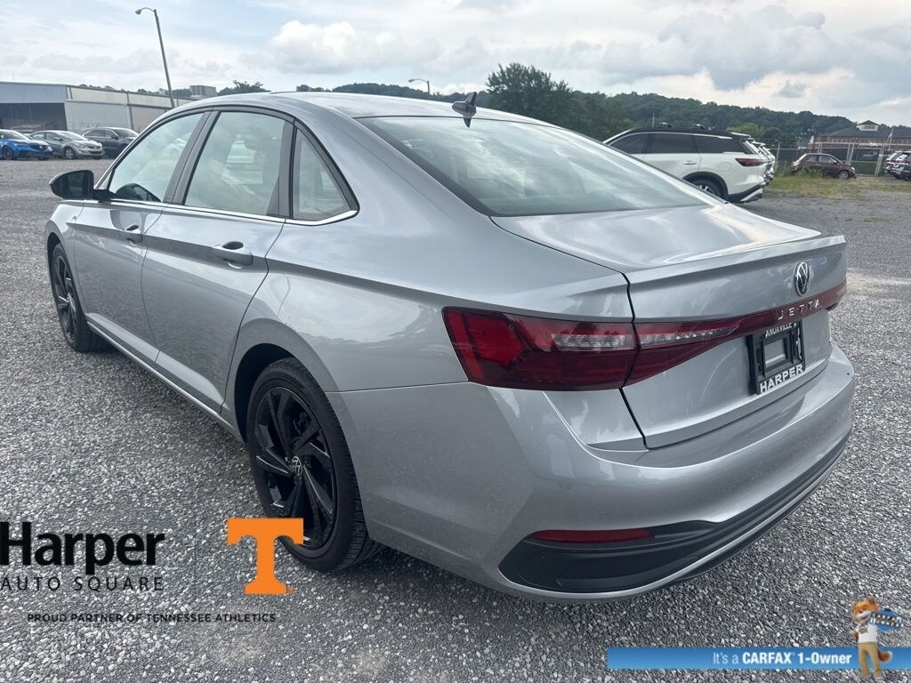 Used 2025 Volkswagen Jetta 1.5T SE Sedan