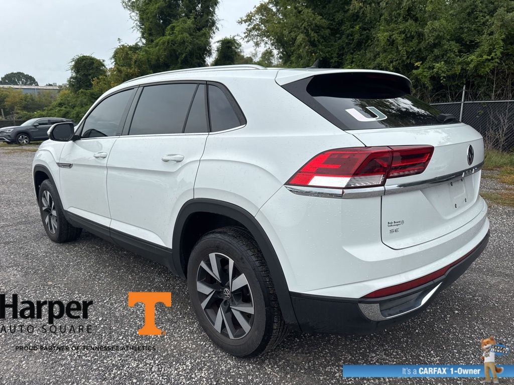 2023 Volkswagen Atlas Cross Sport SE photo 2