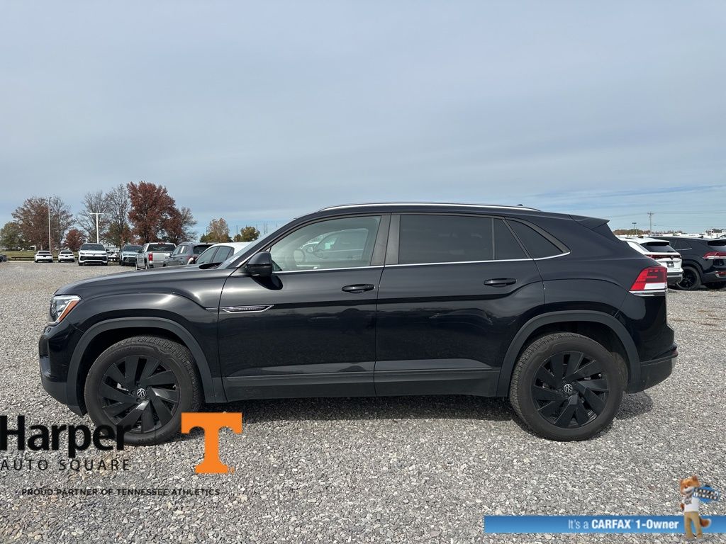 2024 Volkswagen Atlas Cross Sport SE Technology photo 2