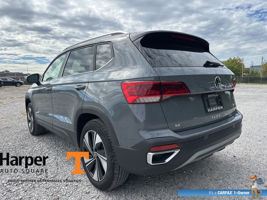 2024 Volkswagen Taos SE photo 3