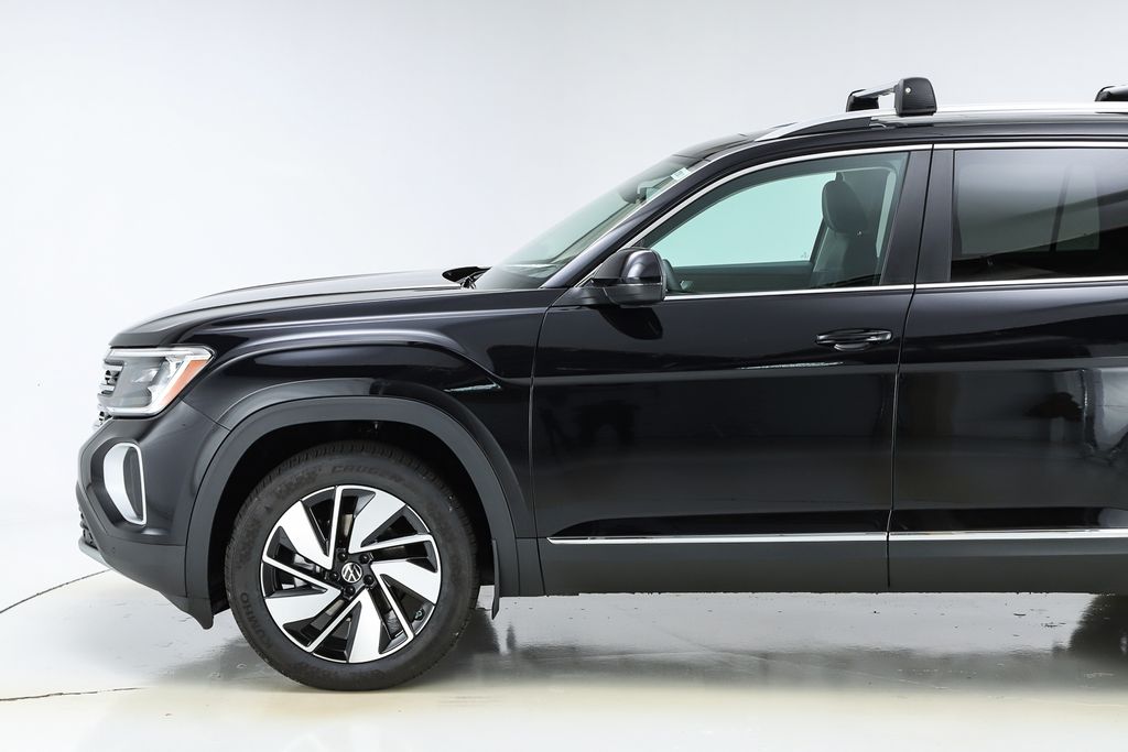 2025 Volkswagen Atlas SE photo 3
