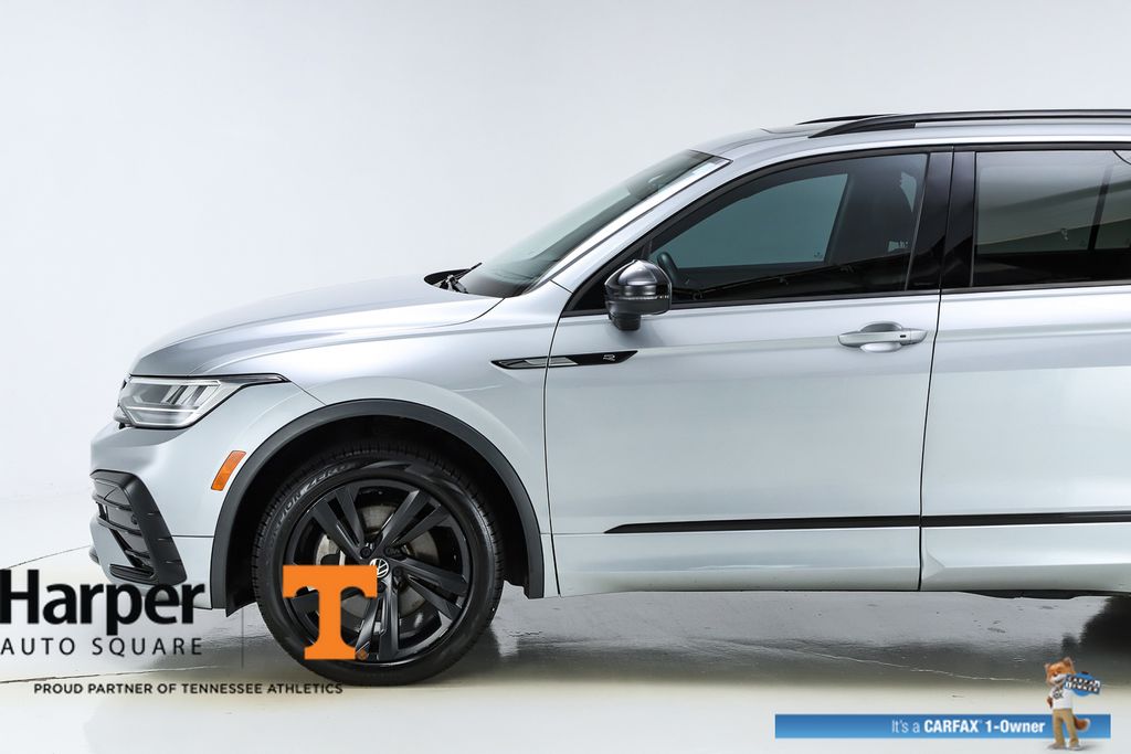2023 Volkswagen Tiguan SE R-Line Black photo 3