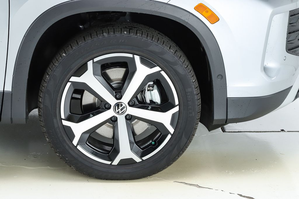 2026 Volkswagen Tiguan SE - Photo 14