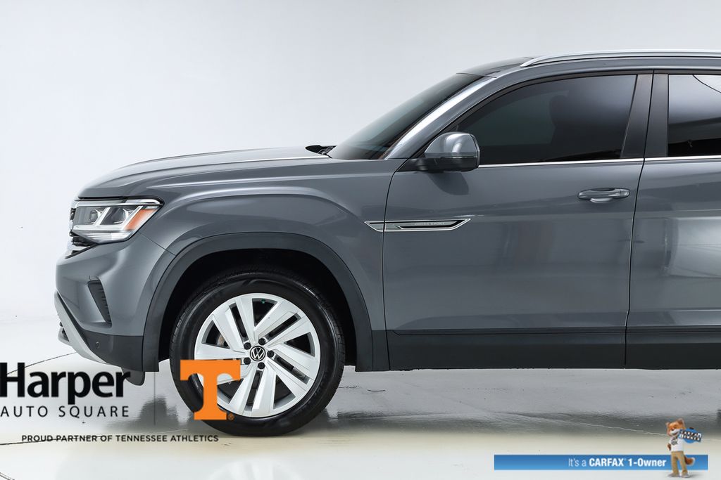 2021 Volkswagen Atlas Cross Sport V6 SE Technology photo 3