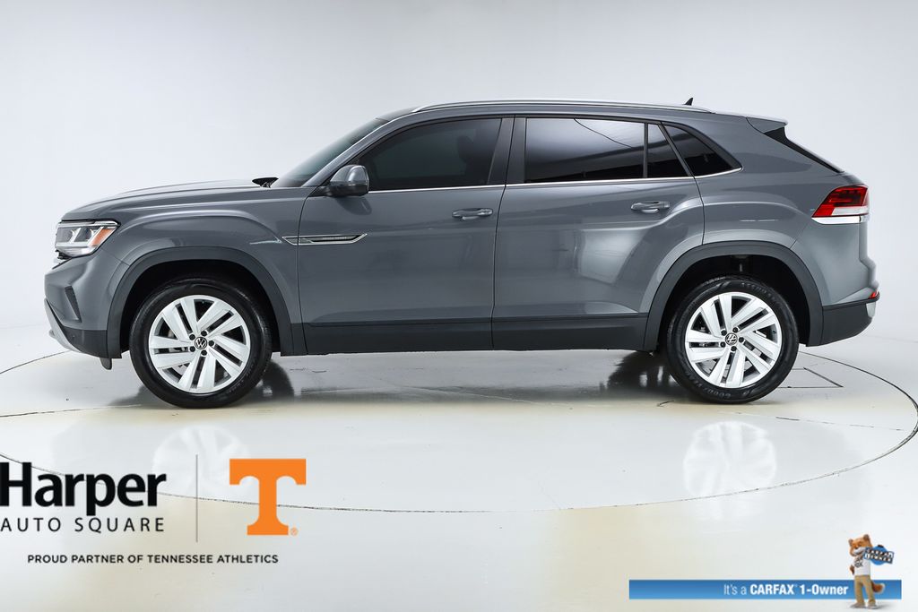 2021 Volkswagen Atlas Cross Sport V6 SE Technology photo 2