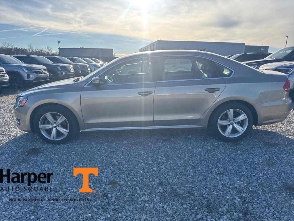 2015 Volkswagen Passat SE photo 2