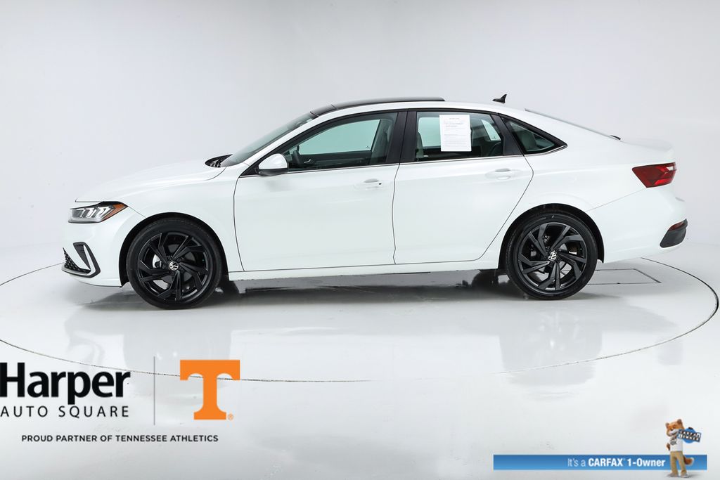 Used 2025 Volkswagen Jetta 1.5T SE Sedan