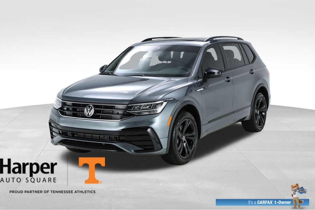2023 Volkswagen Tiguan SE R-LINE BLACK's photo