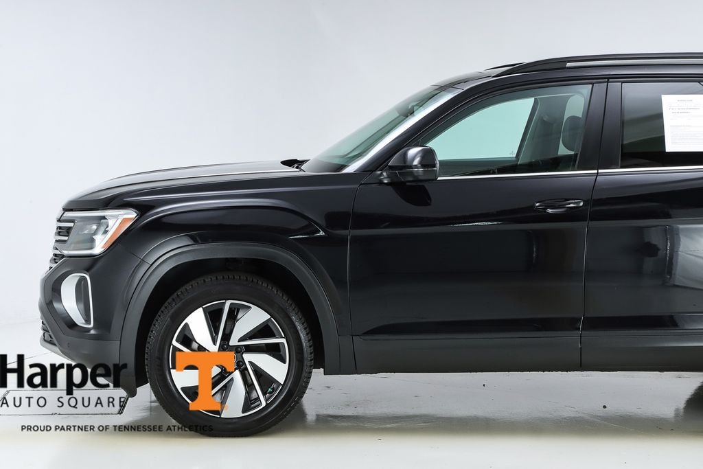 Used 2024 Volkswagen Atlas 2.0T SE w/Technology SUV