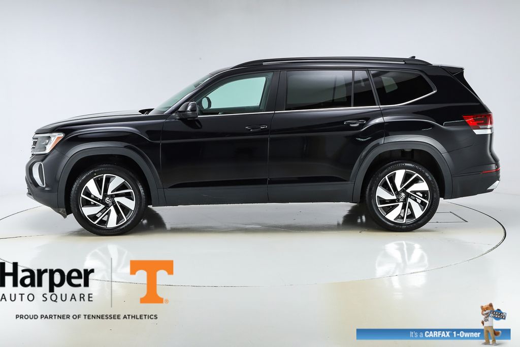 Used 2024 Volkswagen Atlas SE w/Tech with VIN 1V2WR2CA0RC528843 for sale in Knoxville, TN