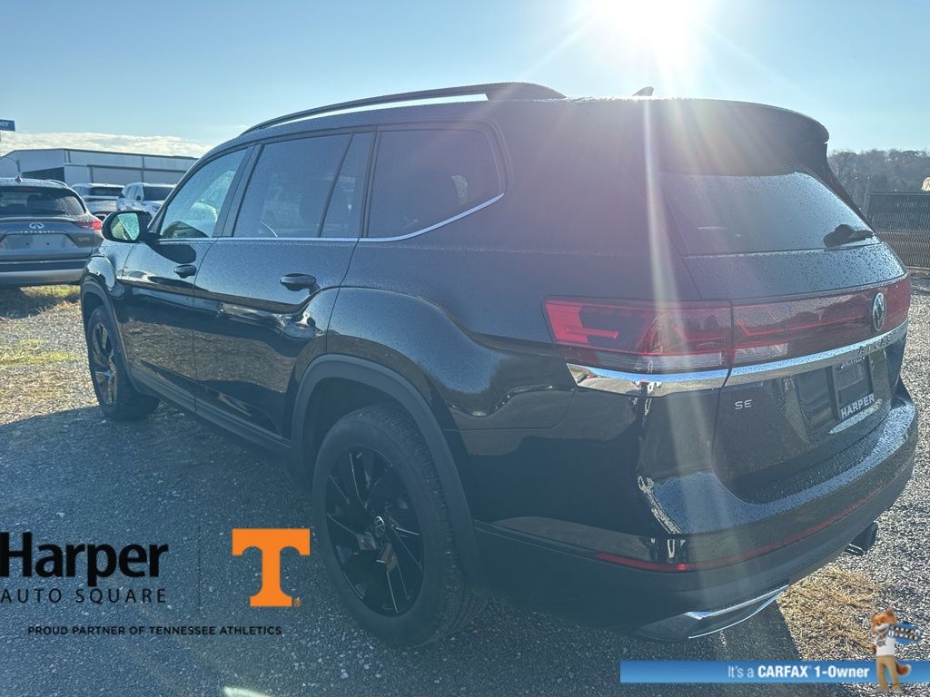 2024 Volkswagen Atlas SE Technology photo 2