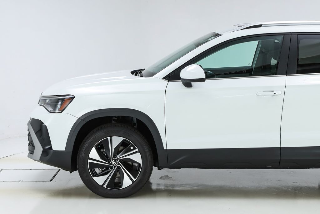 New 2026 Volkswagen Taos 1.5T SE SUV