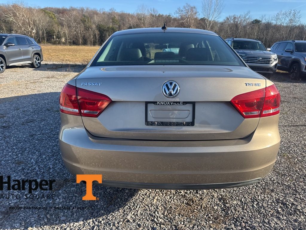 2015 Volkswagen Passat SE photo 4
