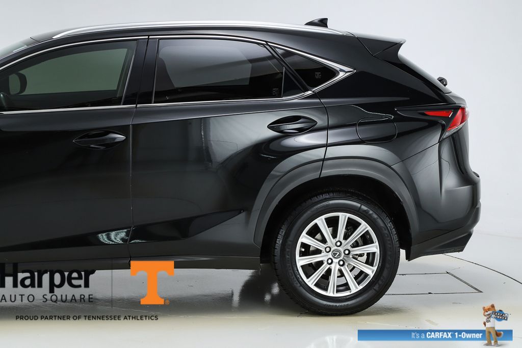 2021 Lexus NX 300 photo 4
