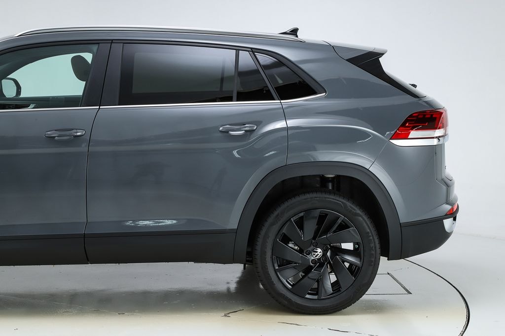 New 2026 Volkswagen Atlas Cross Sport 2.0T SE w/Technology SUV