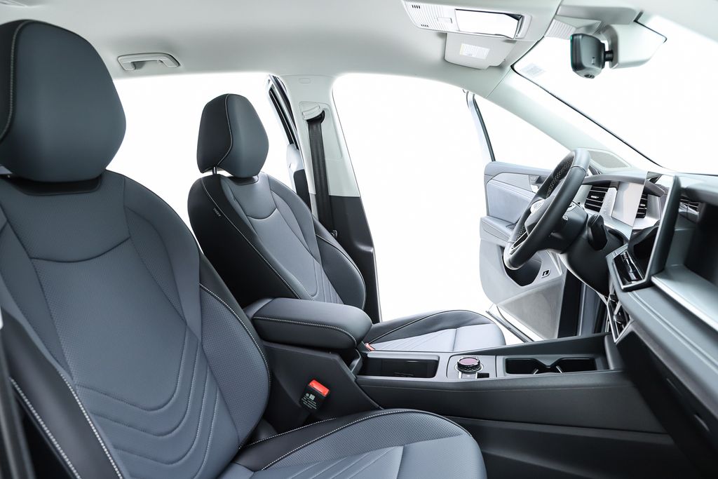 2026 Volkswagen Tiguan SE - Photo 36