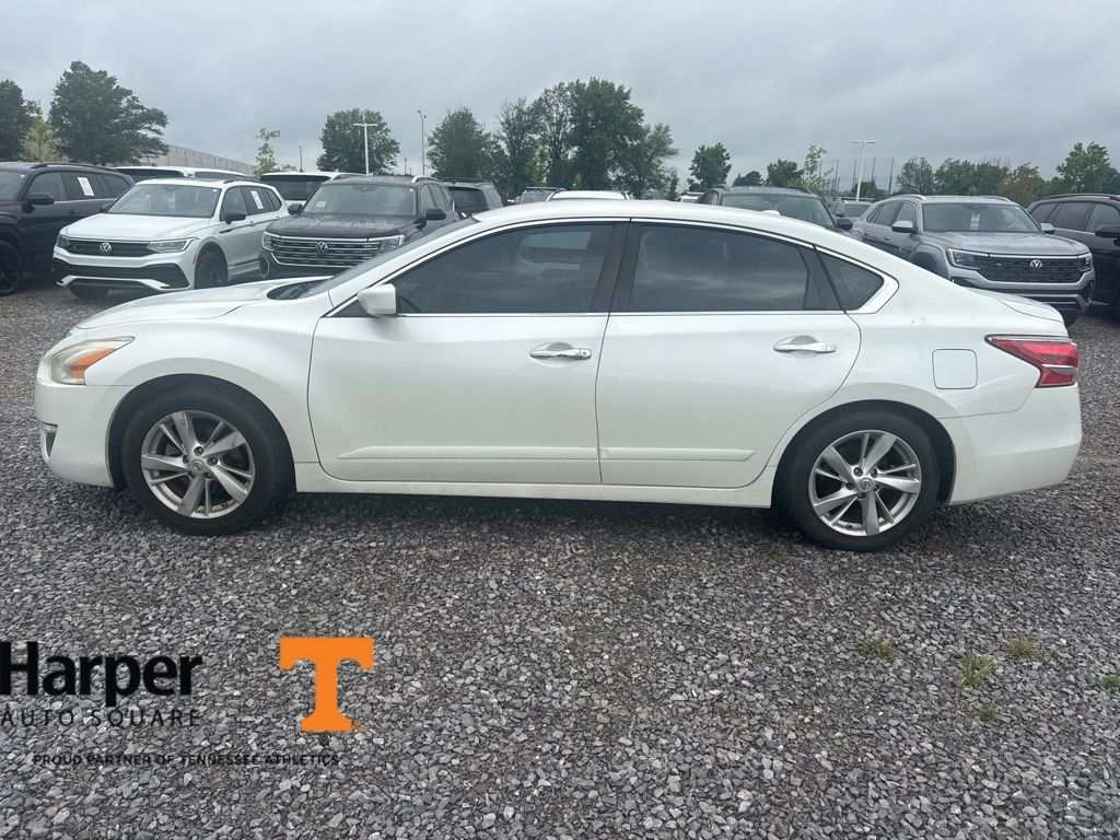Used 2014 Nissan Altima SV with VIN 1N4AL3AP1EC429555 for sale in Knoxville, TN