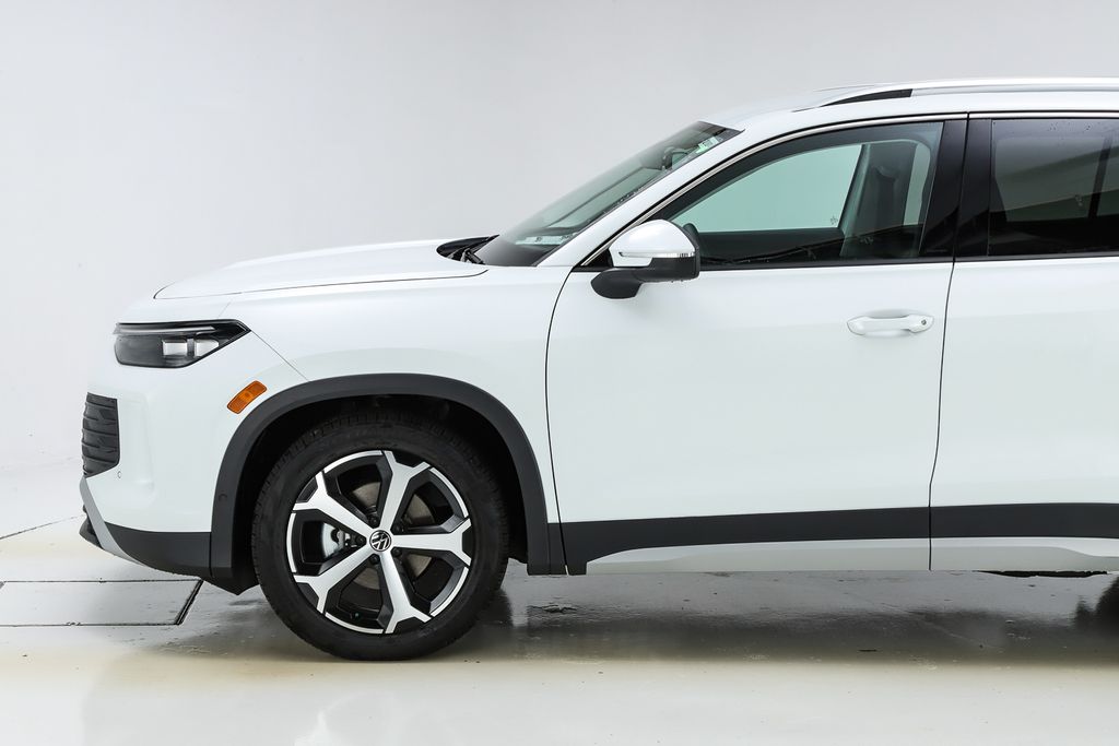 2026 Volkswagen Tiguan SE photo 2