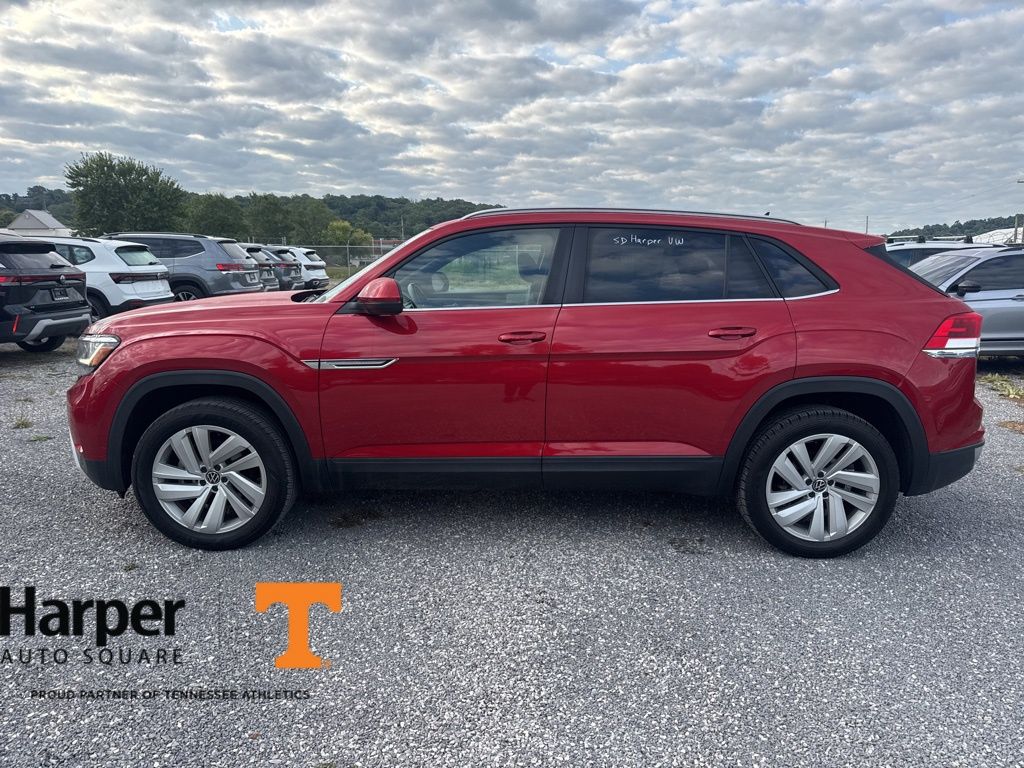 2022 Volkswagen Atlas Cross Sport V6 SE Technology photo 2