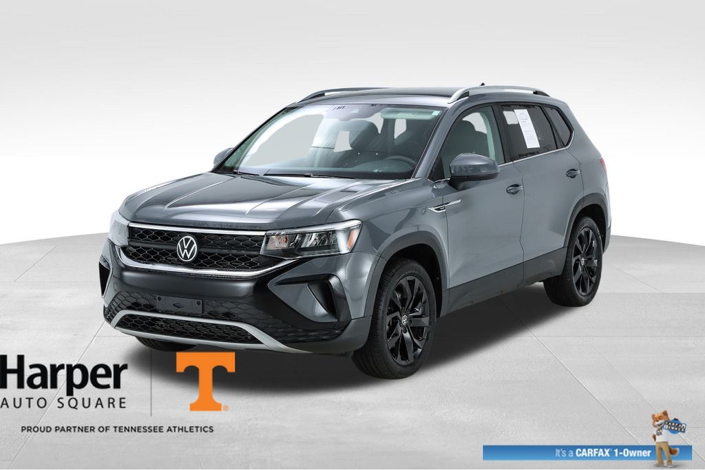 2022 Volkswagen Taos SE's photo