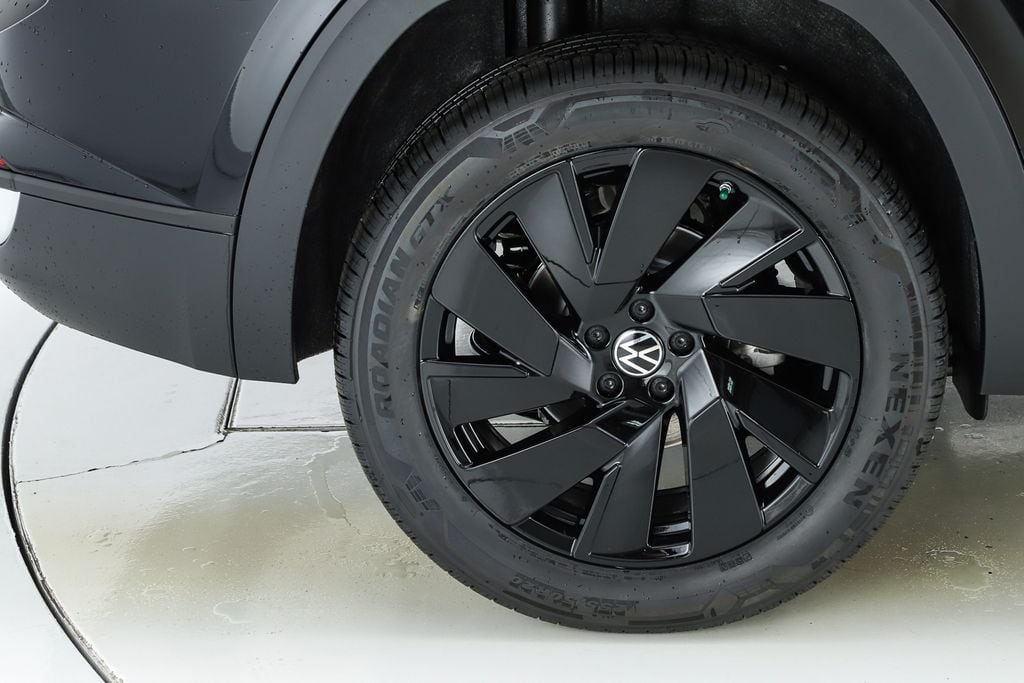 2026 Volkswagen Atlas Cross Sport SE w/Tech - Photo 13