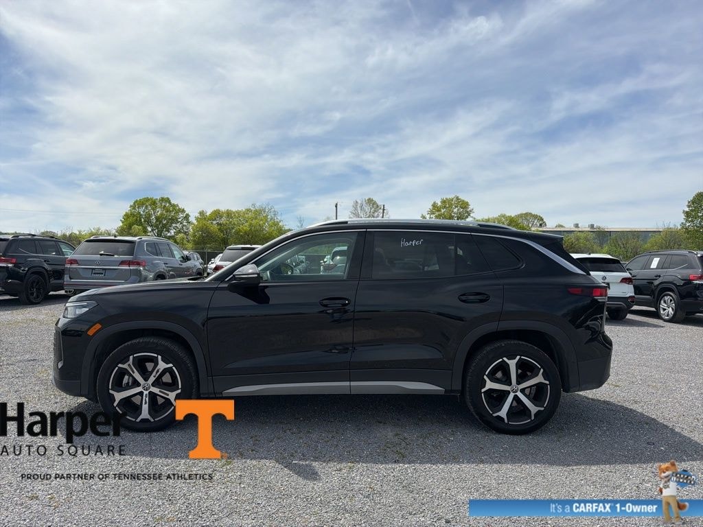 Used 2025 Volkswagen Tiguan 2.0T SE SUV