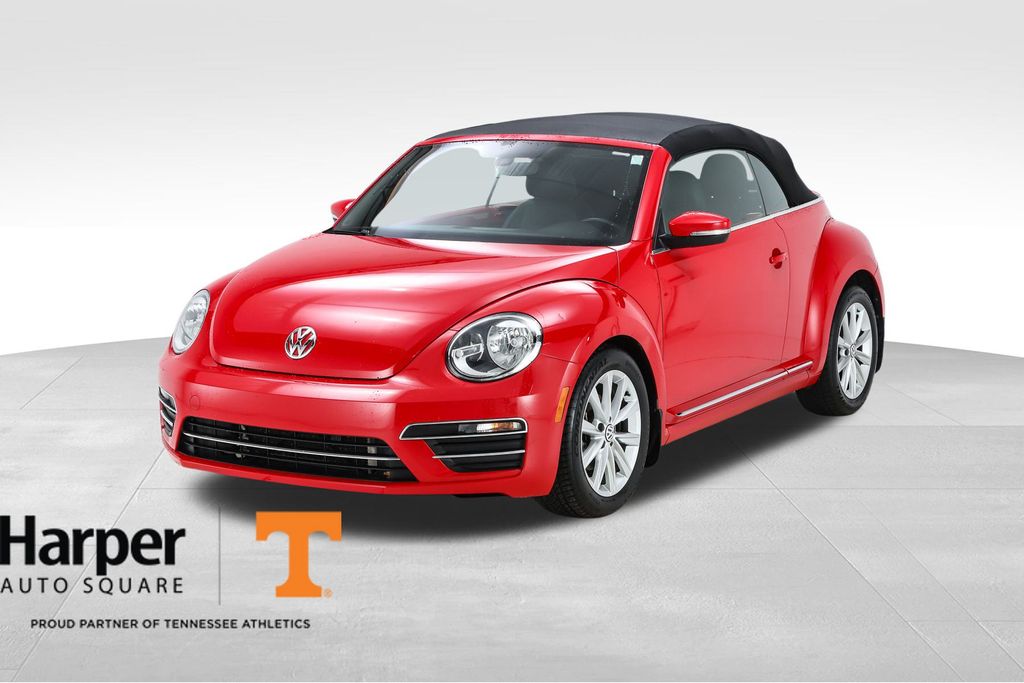 2018 Volkswagen Beetle SE's photo