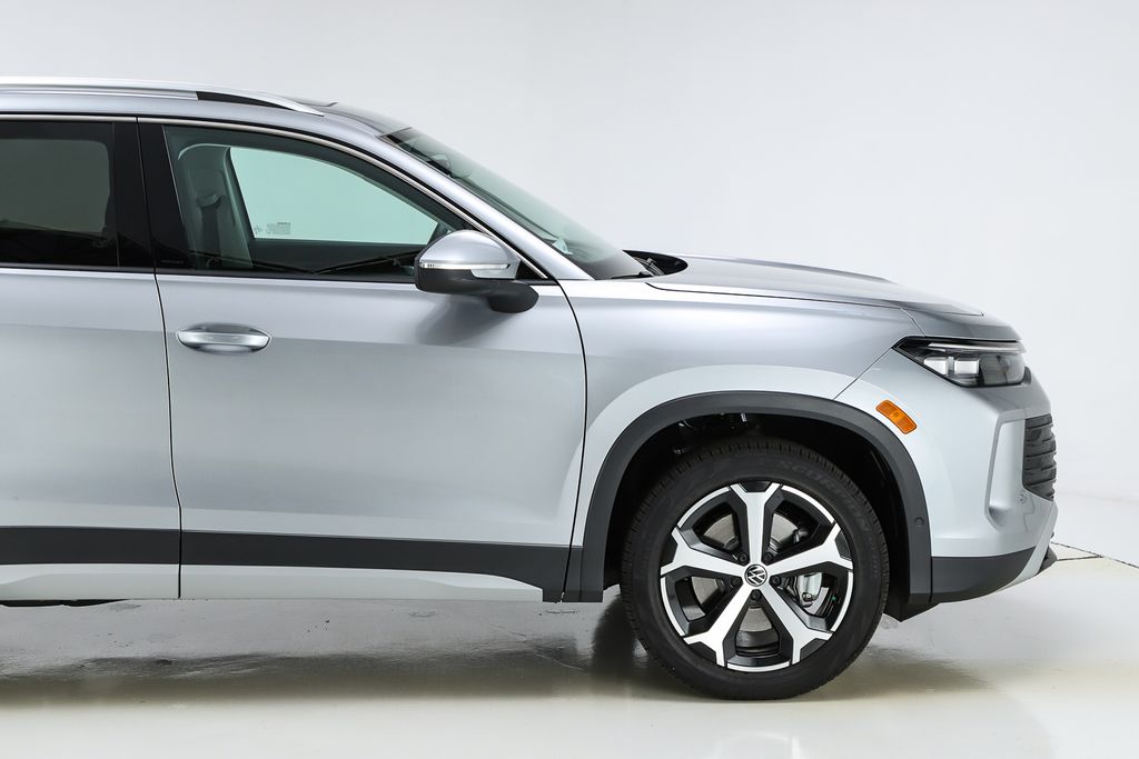 2026 Volkswagen Tiguan SE - Photo 12