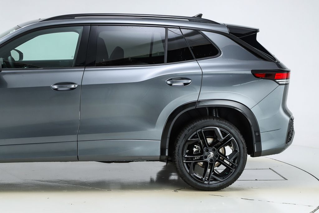 2026 Volkswagen Tiguan SE R-Line Black photo 4