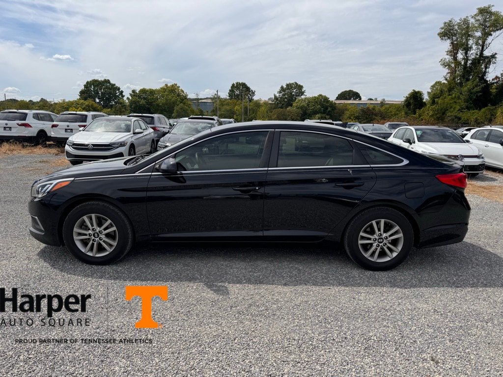 Used 2017 Hyundai Sonata SE with VIN 5NPE24AF5HH543563 for sale in Knoxville, TN