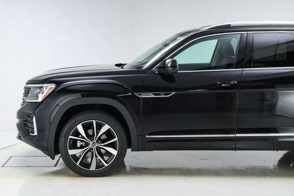 2026 Volkswagen Atlas SEL Premium R-Line photo 2