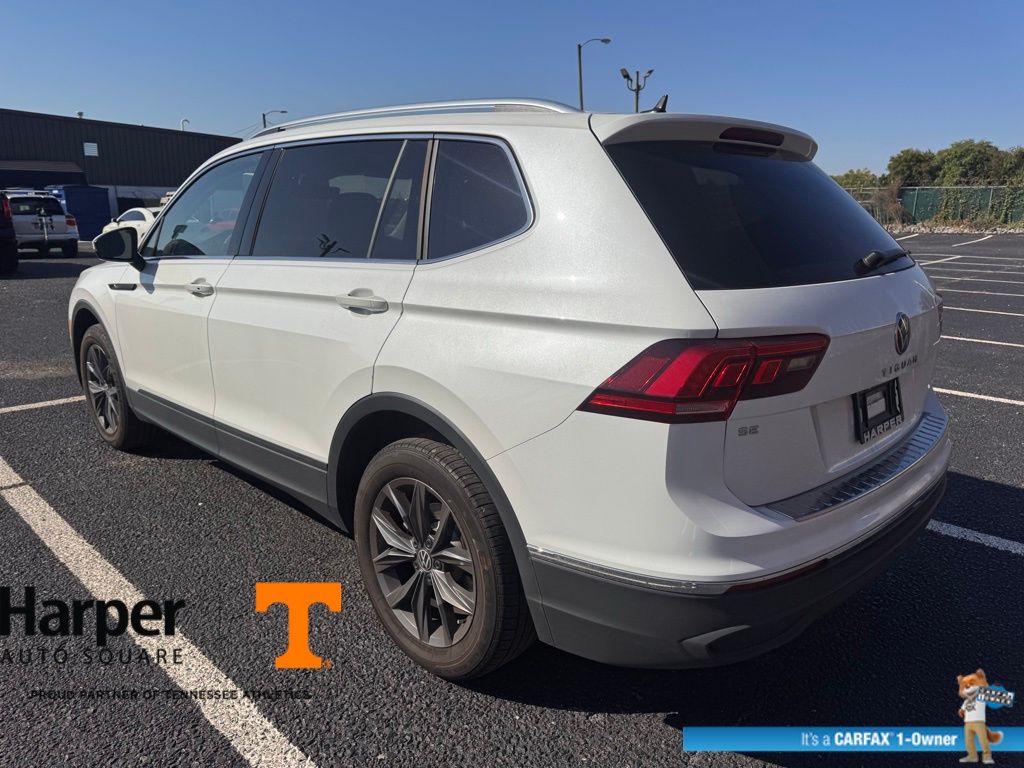 2023 Volkswagen Tiguan SE photo 2