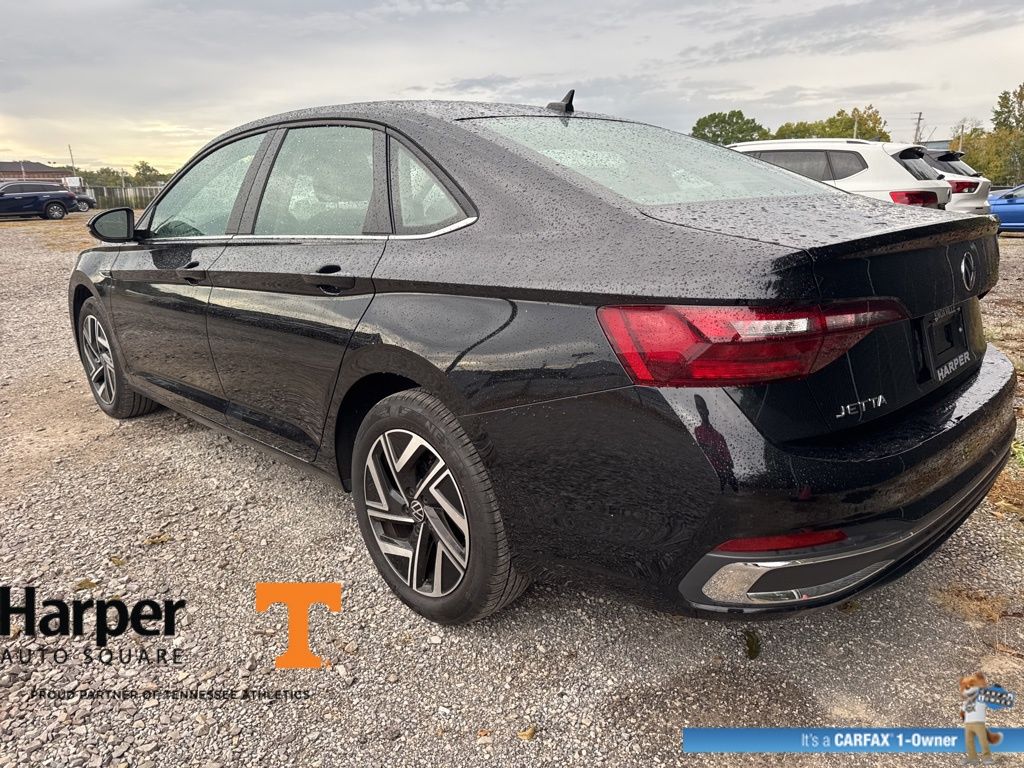 2024 Volkswagen Jetta 1.5T SEL photo 3