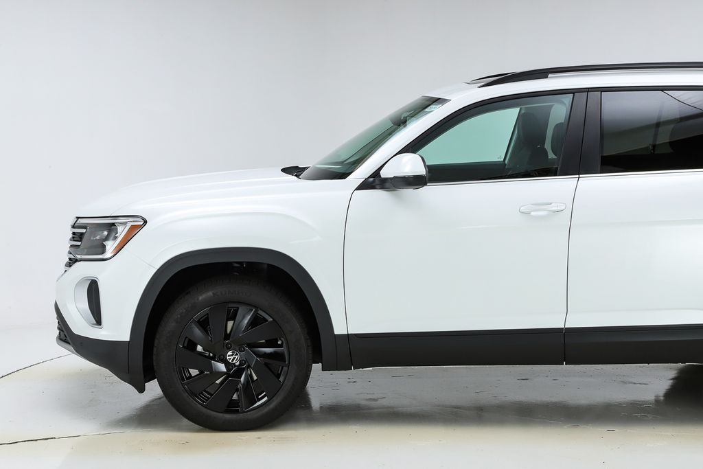 2026 Volkswagen Atlas SE Technology photo 2