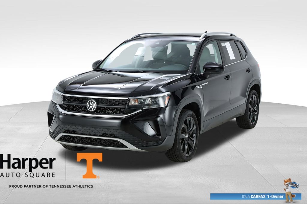 2023 Volkswagen Taos SE's photo