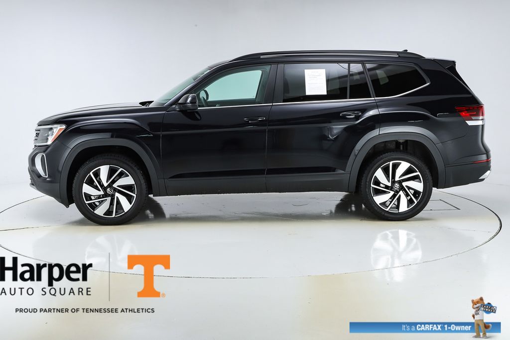 Used 2024 Volkswagen Atlas SE w/Tech with VIN 1V2WR2CA6RC565878 for sale in Knoxville, TN