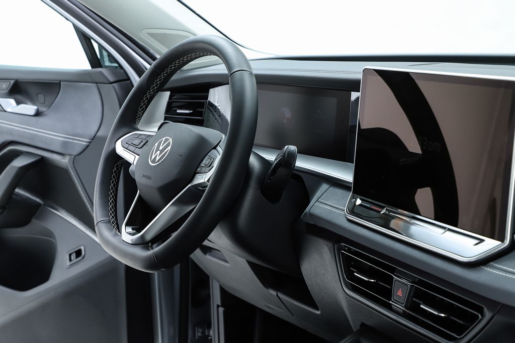 2026 Volkswagen Tiguan SE - Photo 35
