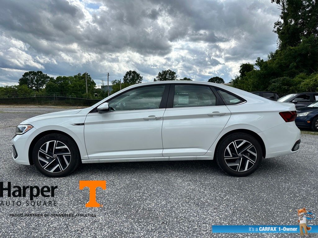 Used 2024 Volkswagen Jetta SEL with VIN 3VWGM7BU2RM007566 for sale in Knoxville, TN
