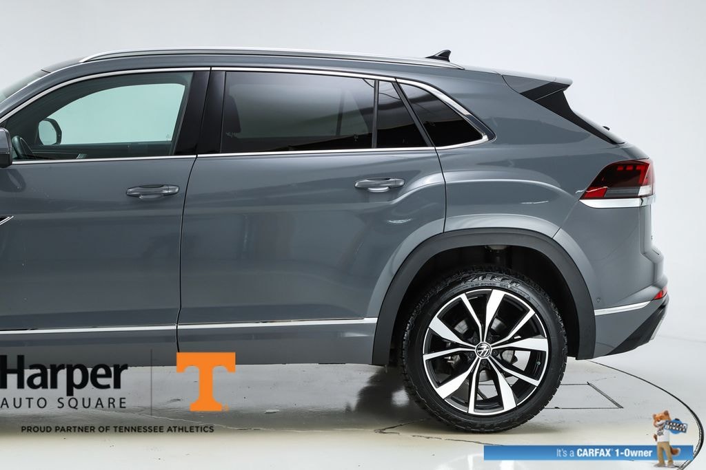 Used 2024 Volkswagen Atlas Cross Sport 2.0T SEL Premium R-Line SUV