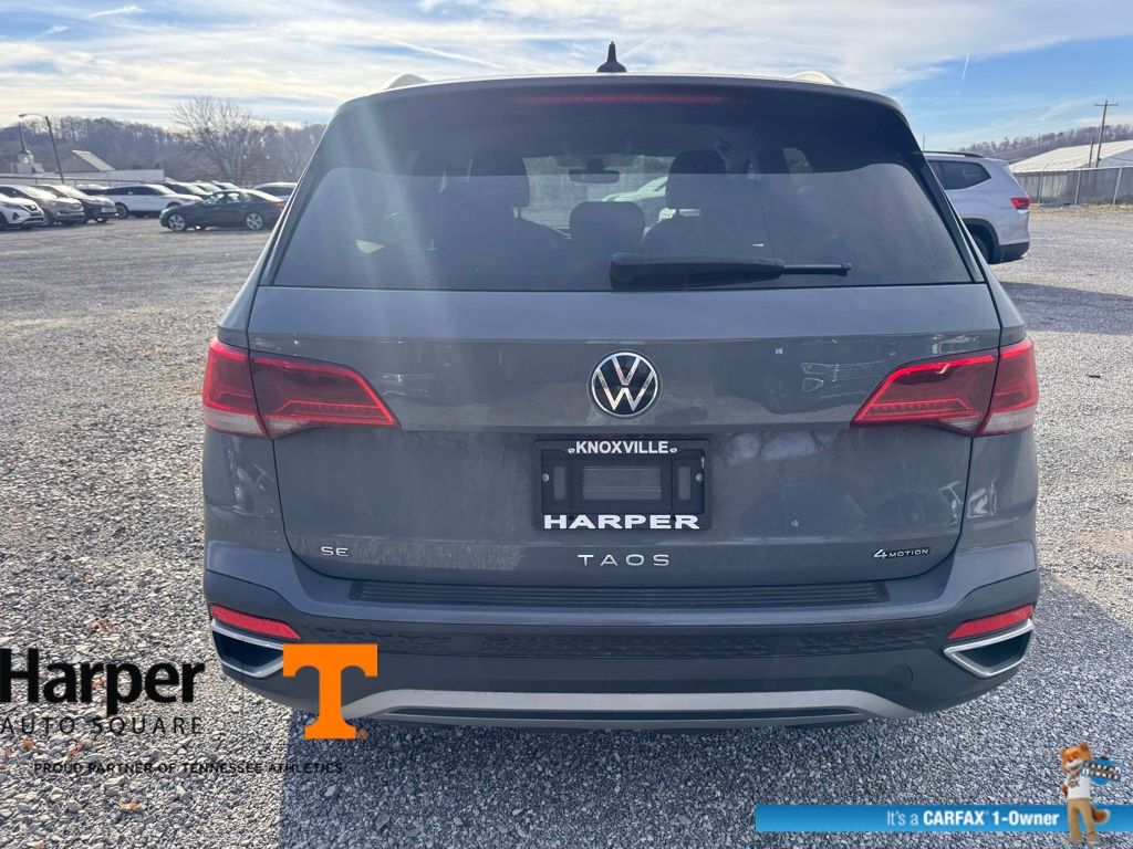 2023 Volkswagen Taos SE photo 2
