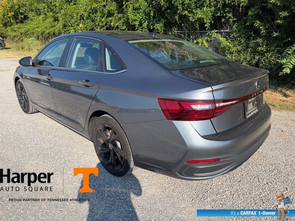 Used 2025 Volkswagen Jetta 1.5T SE Sedan