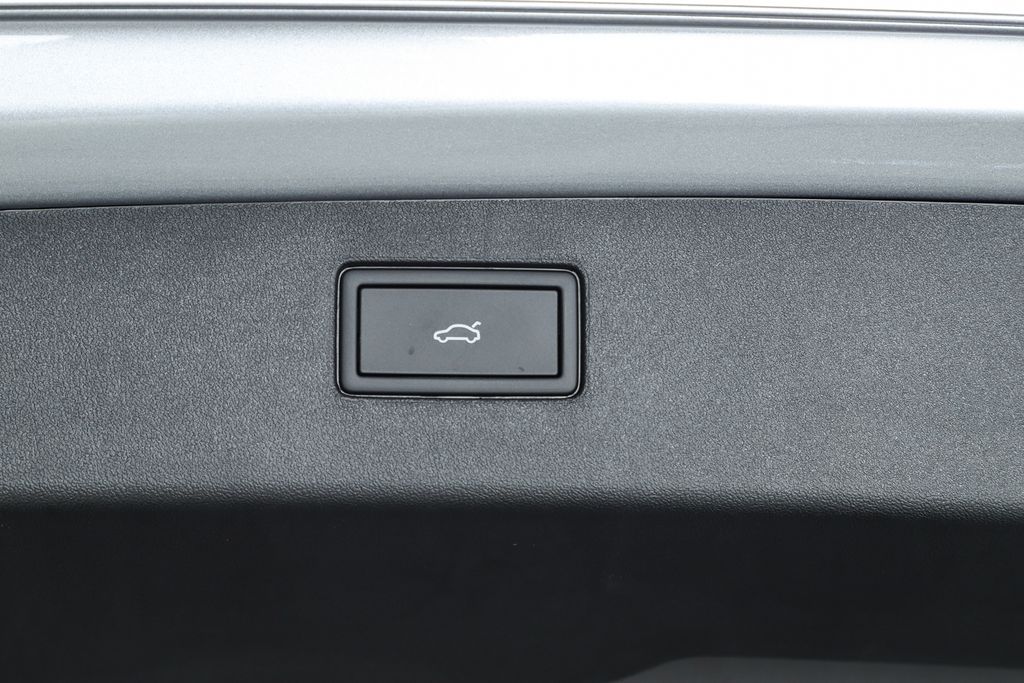 2026 Volkswagen Tiguan SE - Photo 30
